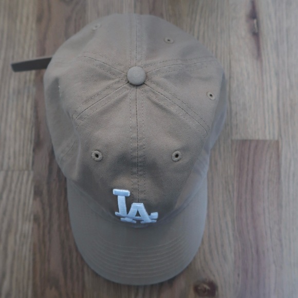Genuine Merchandise Tan Cap with White Logo LA - Picture 2 of 5